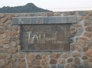 Tau Game Lodge Sign